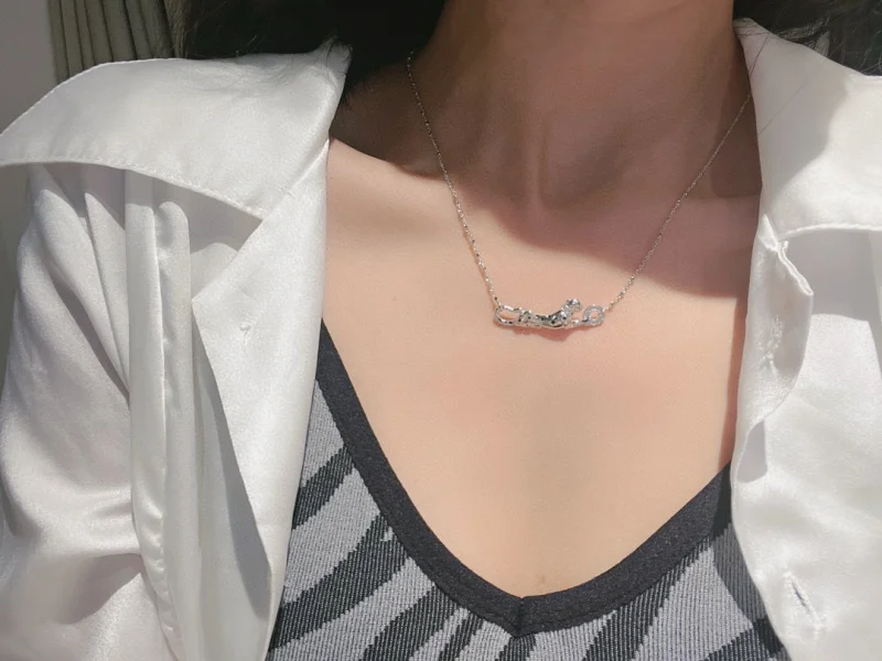 品質と絶妙カルティエジュエリーネックレスコピーパンサー ゴールド 447910