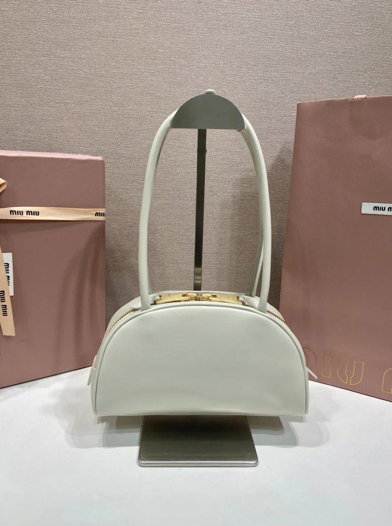 2026新品魅力ミュウミュウバッグハンドバッグコピーボウリングスモール 5BB192