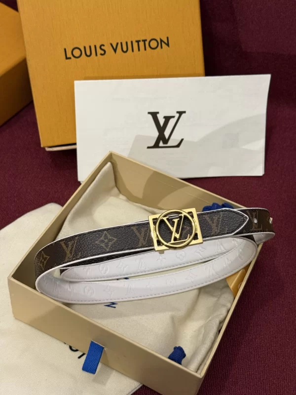 ルイ・ヴィトンベルトコピーLV900457側面ケース