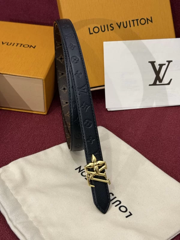 繊細で洗練されたルイ・ヴィトン日本一流の偽物リバーシブルベルト LV69588