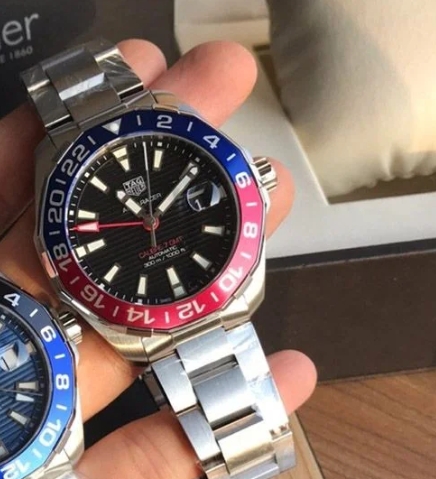 目を惹くカラータグホイヤー アクアレーサー 偽物自動巻ウォッチ - 直径 43 mm WAY201F.BA0927