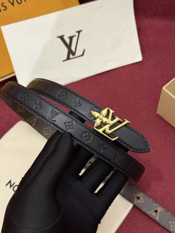 繊細で洗練されたルイ・ヴィトン日本一流の偽物リバーシブルベルト LV69588