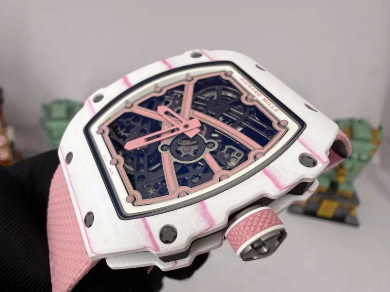 リシャールミルコピー新鮮ピンクと白の配色新作時計 RM6702信用第一