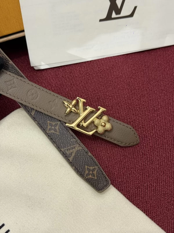 2026 年春夏のルイヴィトンコピーリバーシブルベルト LV900458
