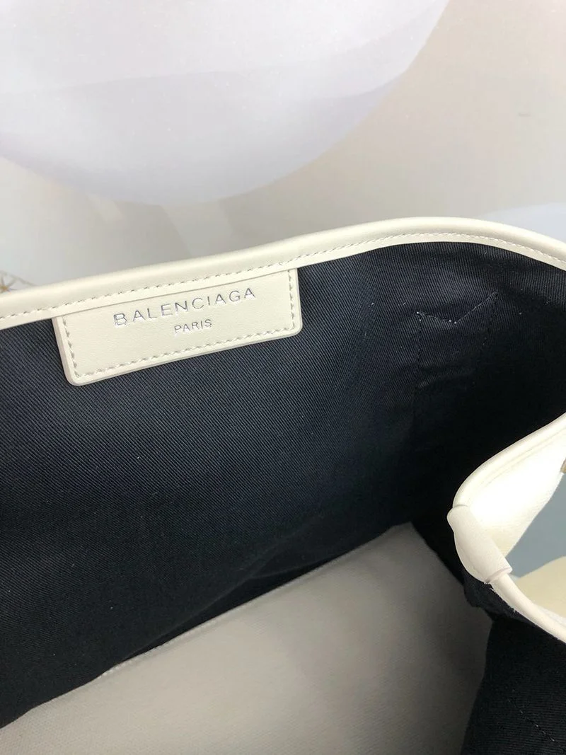 超希少!バレンシアガ ネイビーカバ コピー M マザーズバッグにも ベージュ 3399332HH3N2762