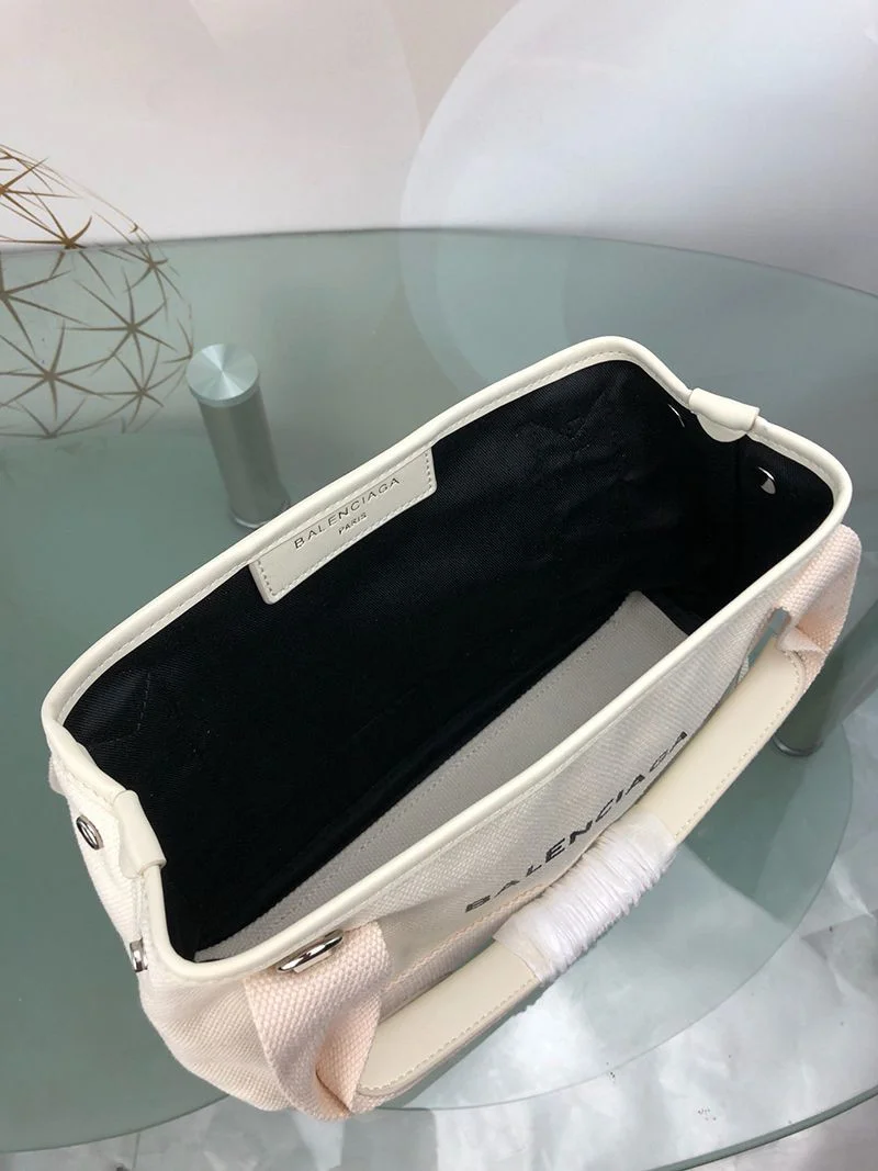 関税負担なしバレンシアガ ネイビーカバ コピー XS 2WAYトート ベージュ 3399332HH3N2763