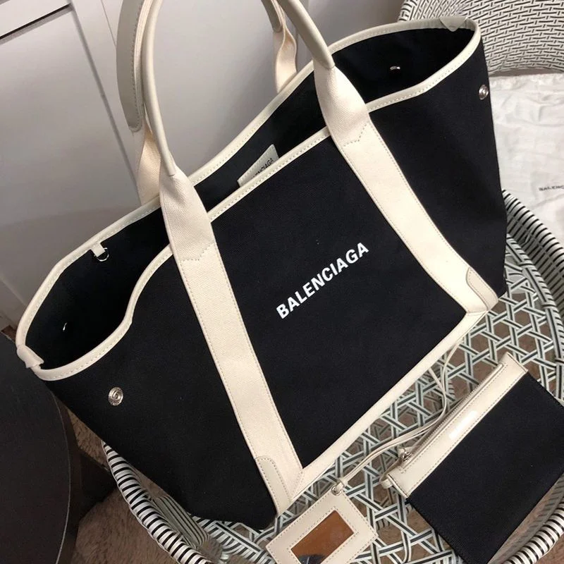 送料込バレンシアガ ネイビーカバス スーパーコピー M トート ブラック×ベージュ バレンシアガ コピー bab31528