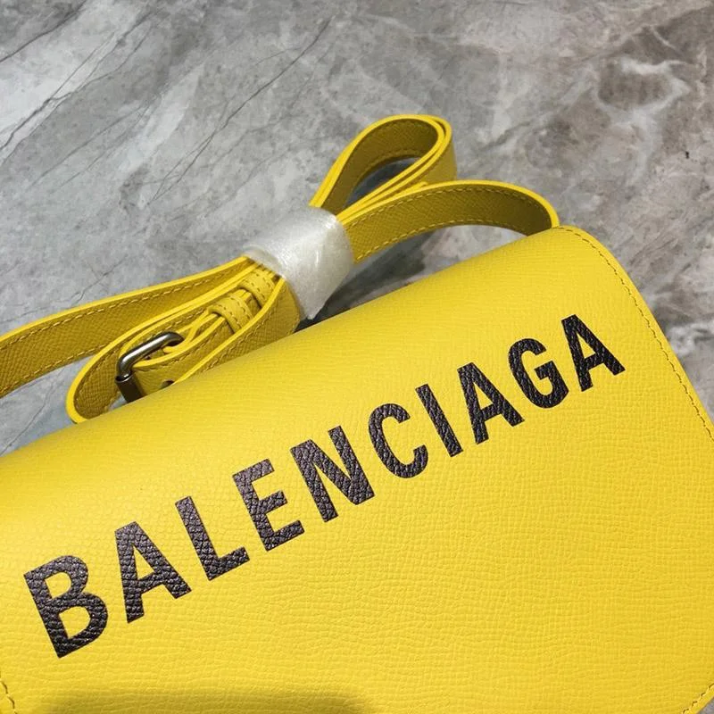 大人気!新色☆希少 バレンシアガ ショルダーバッグ コピーカメラバッグ bag83787