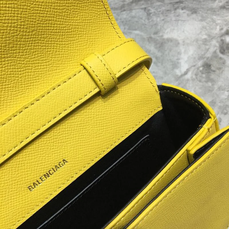大人気!新色☆希少 バレンシアガ ショルダーバッグ コピーカメラバッグ bag83787