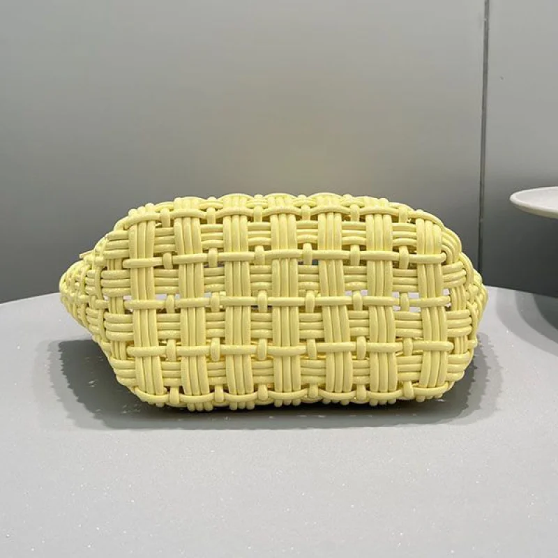 【バレンシアガ】BISTRO XS ストラップ付き バスケット 偽物 bah96239
