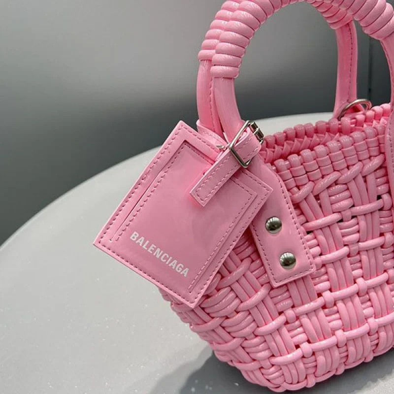 大人気!!新色 バレンシアガ★Bistro Bucket Bagビストロバケットバッグ コピー bay32784