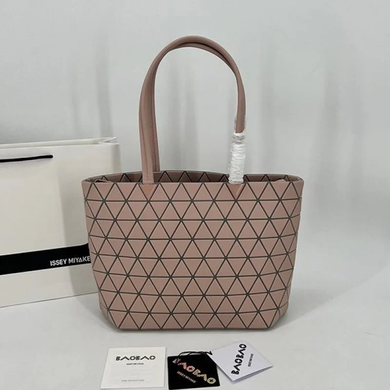 送料込BAOBAO ISSEY 偽物 MIYAKE カルトン メタリック バッグ bae74241