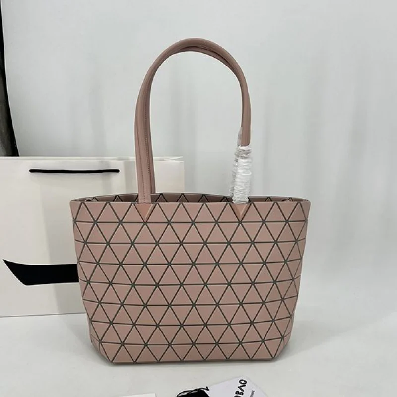送料込BAOBAO ISSEY 偽物 MIYAKE カルトン メタリック バッグ bae74241