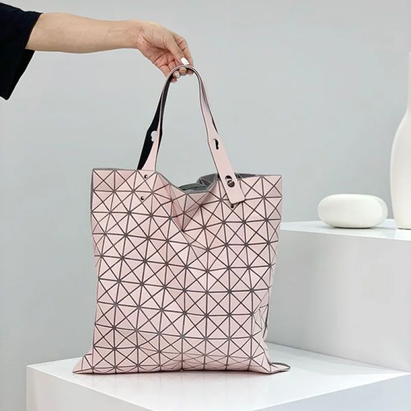 【BAOBAO ISSEY MIYAKE】クロスボディバック 偽物 bal07497