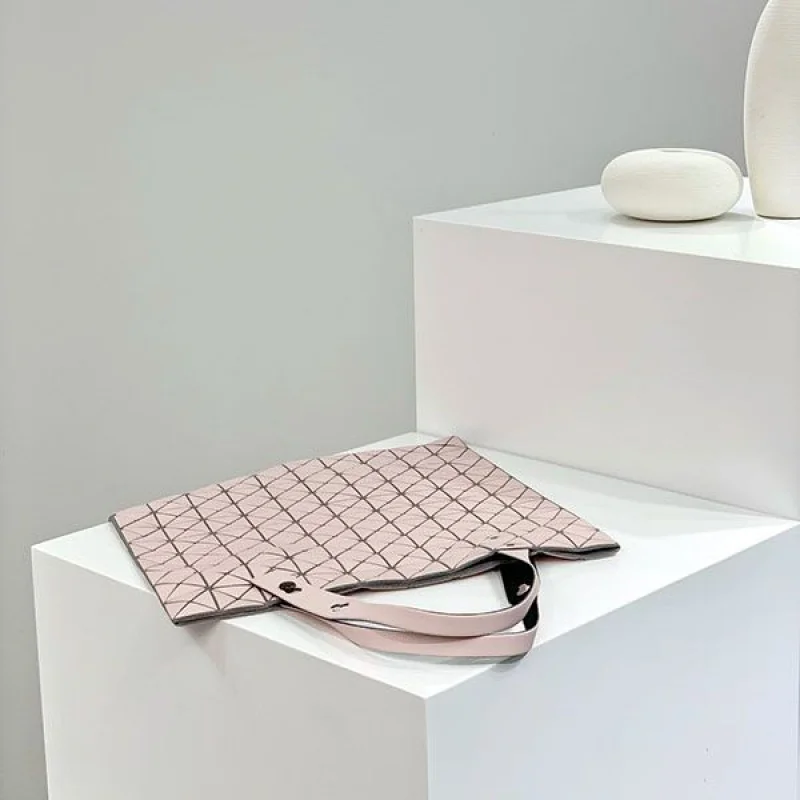 【BAOBAO ISSEY MIYAKE】クロスボディバック 偽物 bal07497