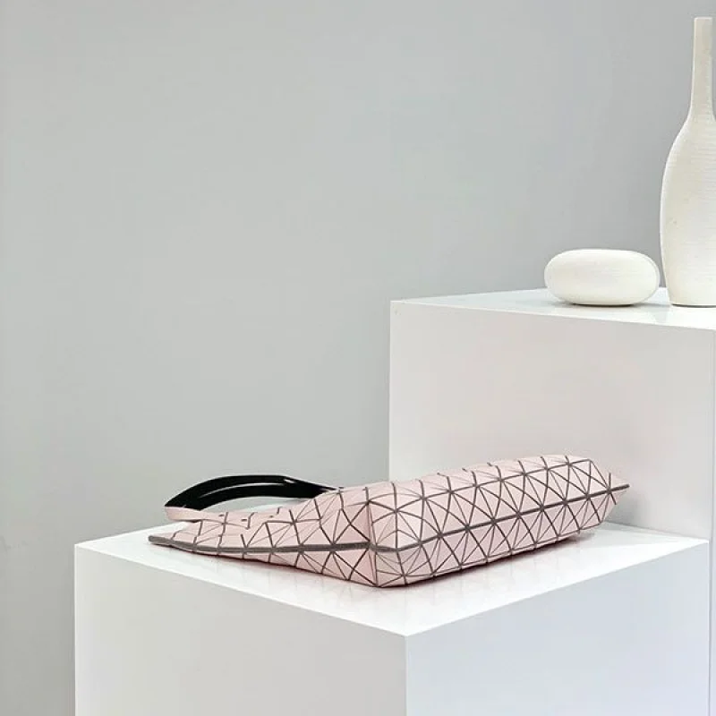 【BAOBAO ISSEY MIYAKE】クロスボディバック 偽物 bal07497