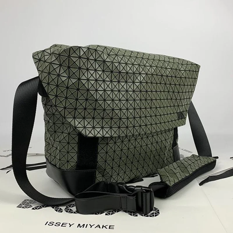 超希少!バオバオイッセイミヤケ ショルダーバッグ 偽物 bay45231