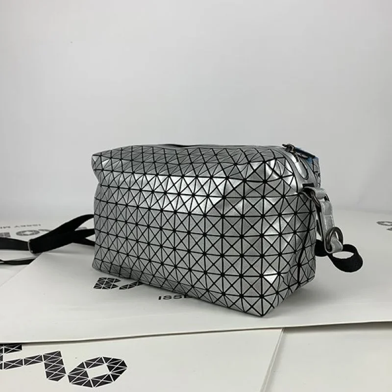 可愛いBAOBAO 偽物 クロスボディバッグ ショルダー100%実物写真バッグ bat82218