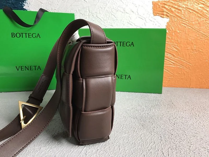 欲しい♡超限定♪ボッテガヴェネタ パデットカセット コピー ショルダーバッグ グレープ 591970VCQR15010