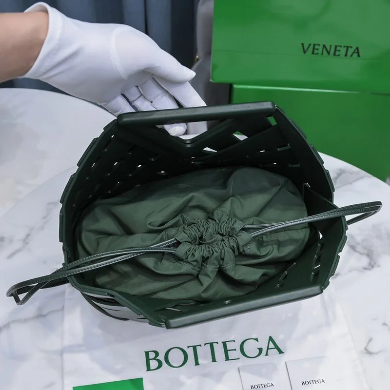 人気急上昇ボッテガヴェネタ ポイント 偽物 トップハンドルバスケット ミディアムバッグ★レインツリー 658697V0EO13035