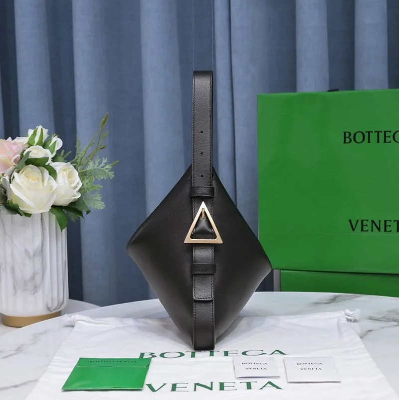 【即発】ボッテガヴェネタ クレードル コピー スモールショルダーバッグ ブラック 680057V1BW08425