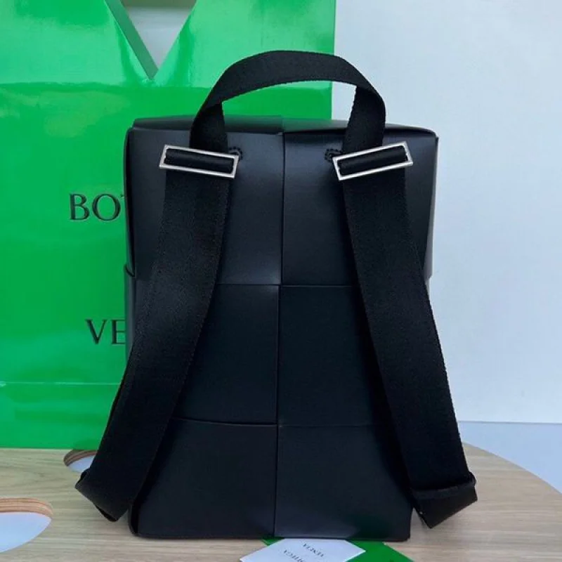 大人気!!新色ボッテガ ヴェネタ ザ・アルコ バックパック イントレチャート コピー boa40539