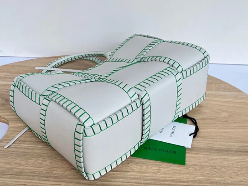 超希少!ボッテガヴェネタ アルコ トート コピー ARCO TOTE boc09170
