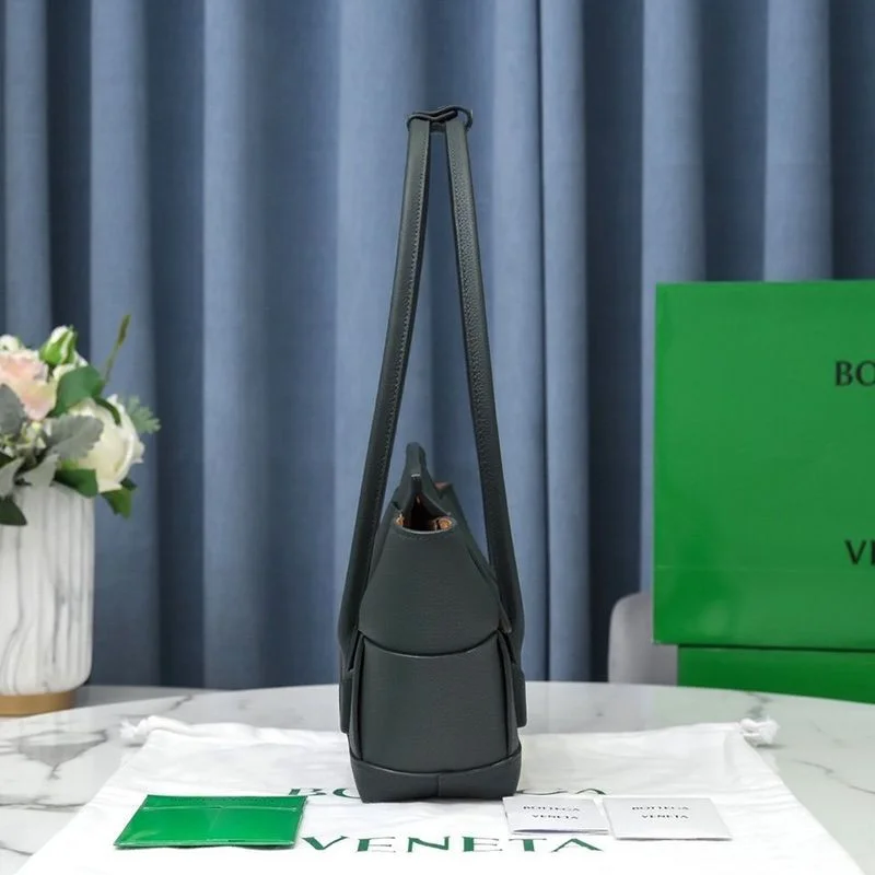☆超人気☆ボッテガヴェネタ ザアルコ 偽物 トップハンドルミニバッグ boo25644