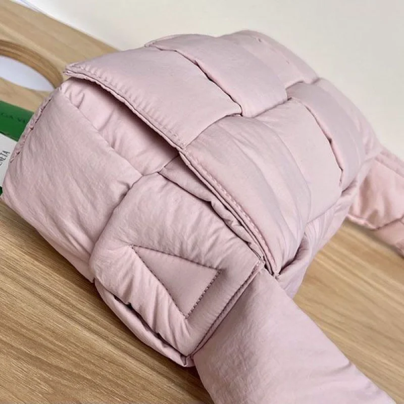 大人気!!新色 ボッテガヴェネタ ショルダーバッグ コピー bof63438