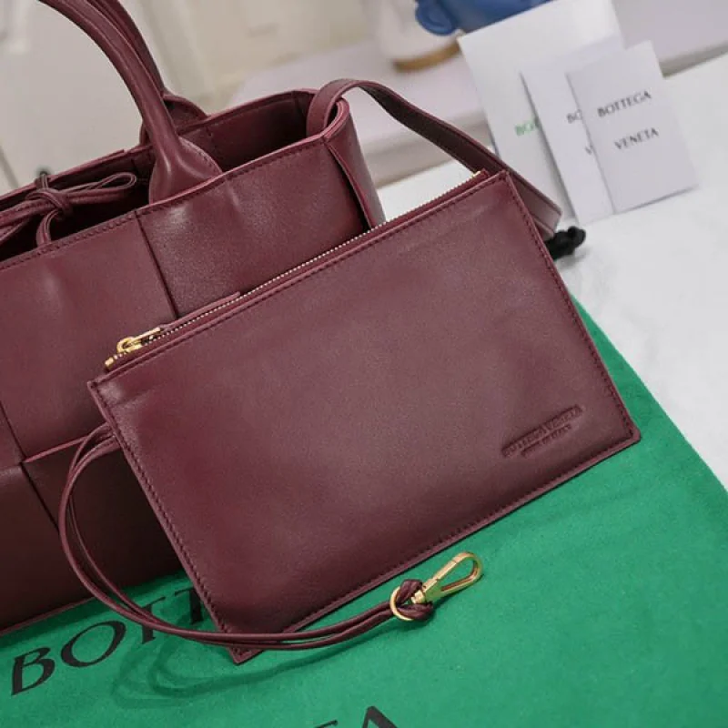 ブランド!ボッテガヴェネタ 偽物 ミニ アルコ トートバッグ boi04568