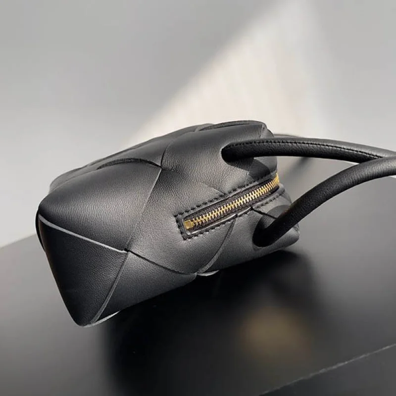 ブランドボッテガヴェネタ ミニ カセット カメラバッグ コピー boi05002