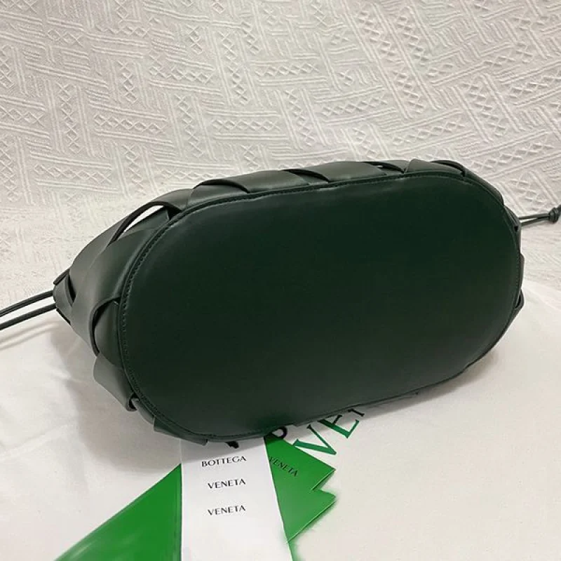 人気急上昇ボッテガヴェネタ ポイント 偽物 トップハンドルバスケット ミディアムバッグ★トープ bol71707