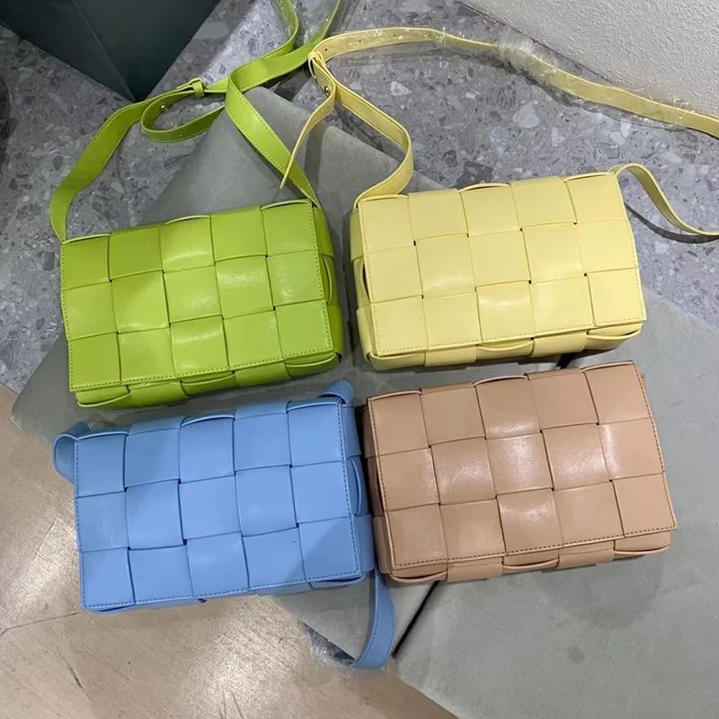 日本未入荷ボッテガヴェネタ カセット コピー クロスボディバッグ bol90713