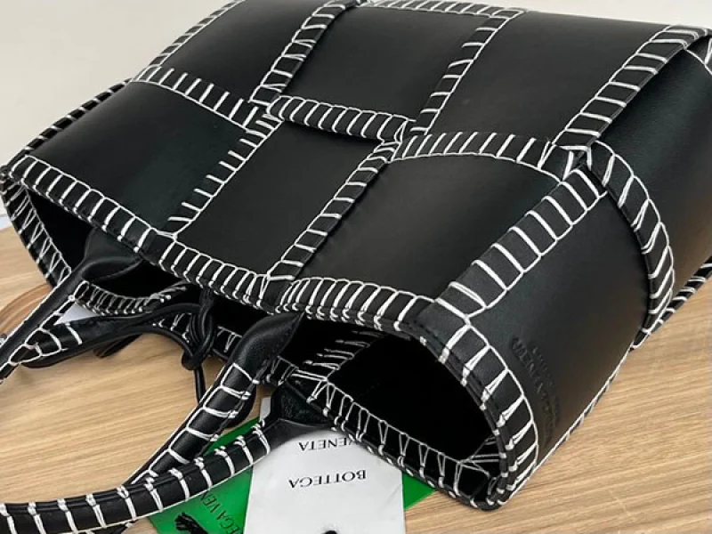 《大人気》ボッテガヴェネタ アルコ コピー トートARCO TOTE bom56825