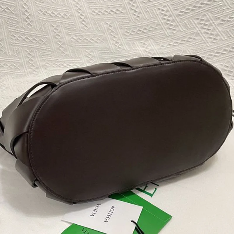 《大人気》ボッテガヴェネタ ポイント 偽物 トップハンドルバスケット ミディアムバッグ★トープ bon47910