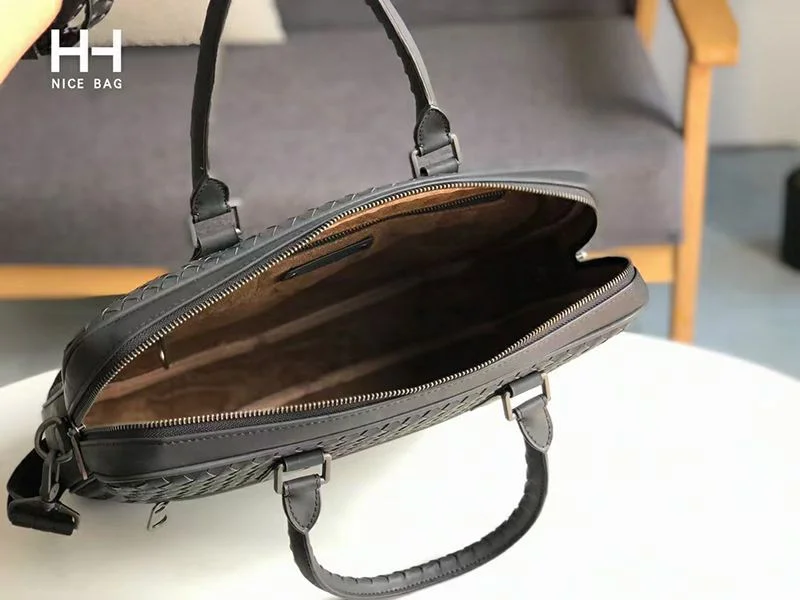 追跡付き発送ボッテガヴェネタ クラシック・イントレチャート 偽物 ブリーフケース 2way bop49258