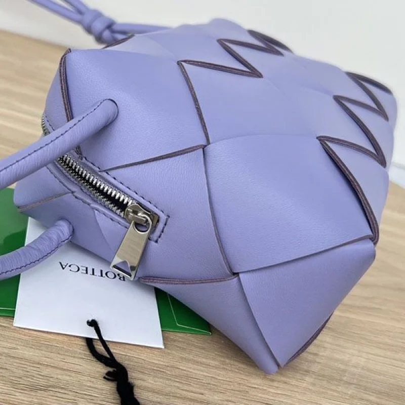 確保済み ボッテガ カセット スモール ショルダーバッグ コピー bos60632