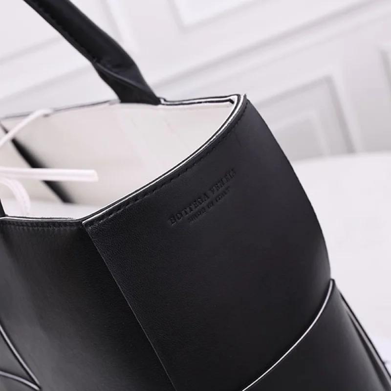 希少色【ボッテガヴェネタ】アルコ トート偽物 ARCO TOTE bot37878