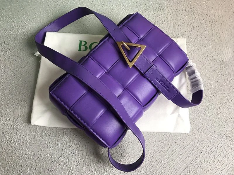 ☆超人気☆ボッテガヴェネタ パデッドカセット コピー ショルダーバッグ ロイヤルパープル bov03999