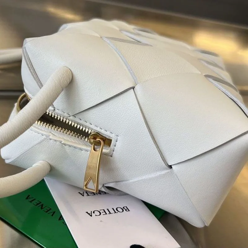 人気No1 ボッテガ カセット スモール ショルダーバッグ コピー bov05298