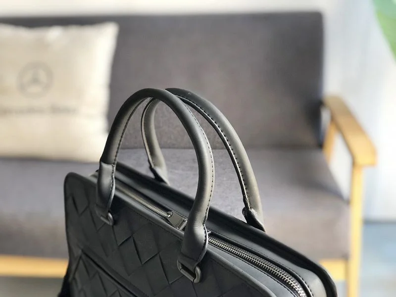 超希少!ボッテガヴェネタ コピー イントレチャートレザー ブリーフケース 2WAY bov31370