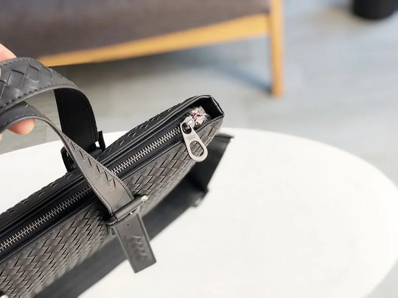 《大人気》ボッテガヴェネタ 2WAY イントレチャートレザー コピー ブリーフケース bow73943