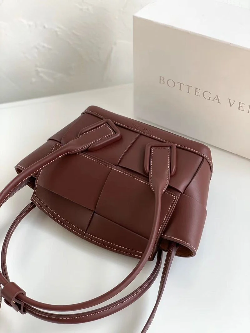 ☆超人気☆ボッテガヴェネタ ザアルコ 偽物 トップハンドルミニバッグ box66940