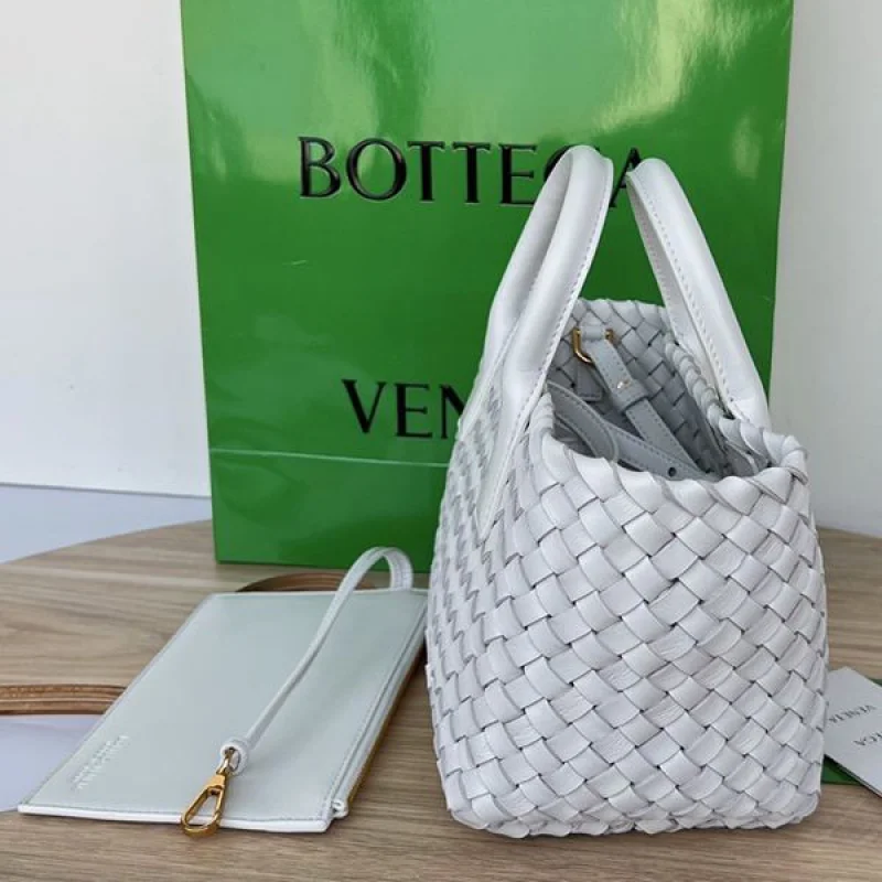 ☆超人気☆ボッテガ ヴェネタ ミニ カバット トートバック ラムスキン 偽物 boz46728