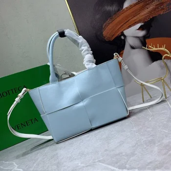 ボッテガヴェネタバッグ bob24638 スーパーコピー