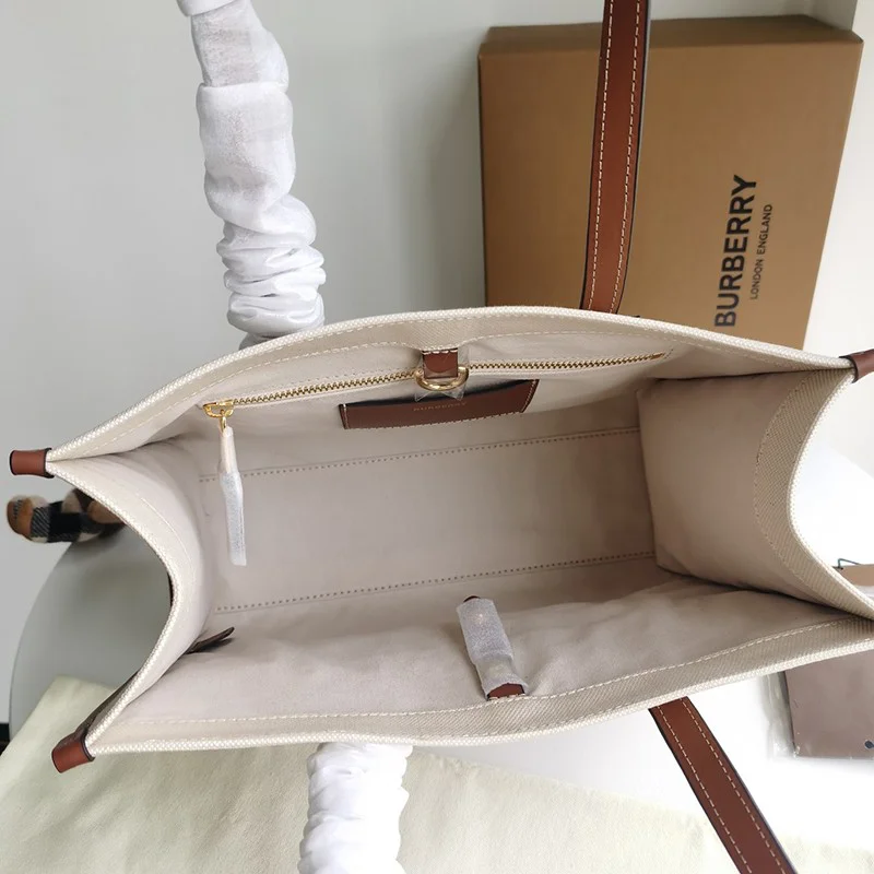 定番バーバリー トートバッグ 偽物通販 スモール SM NEW TOTE 8044138