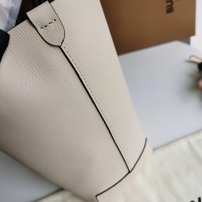 ★日本!!人気!バーバリー トートバッグ スーパーコピー SM TOTE Bab64289