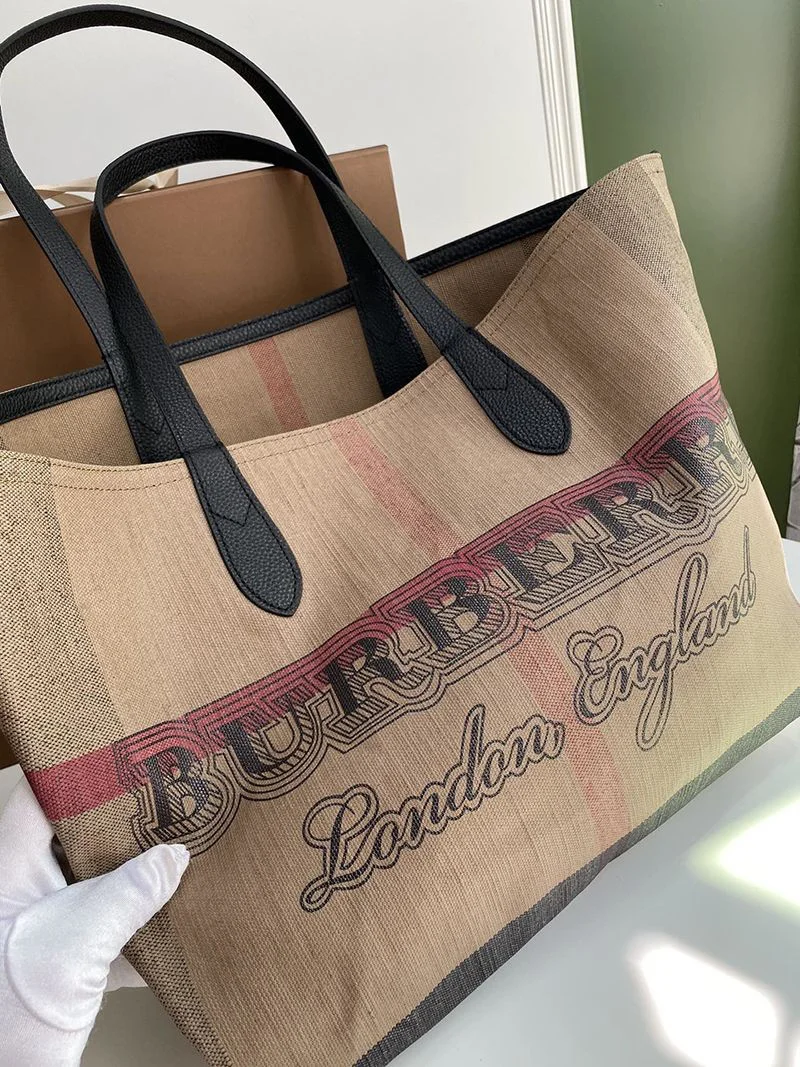 関送込 バーバリー ポケットバッグ コピー アウトドア旅行 チェック リバーシブルバッグ Bag40122