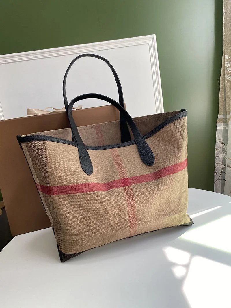 関送込 バーバリー ポケットバッグ コピー アウトドア旅行 チェック リバーシブルバッグ Bag40122