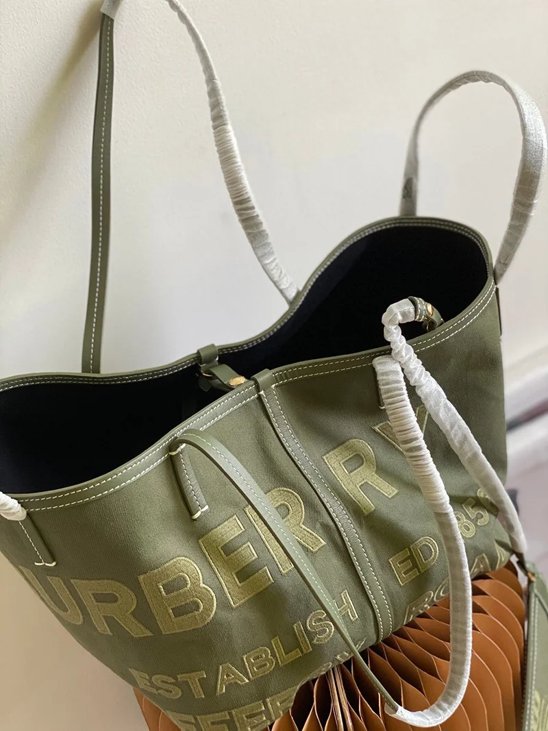 秋冬新作【バーバリー トートバッグ コピー】ミディアム チェックキャンバス ビーチ Bag94860